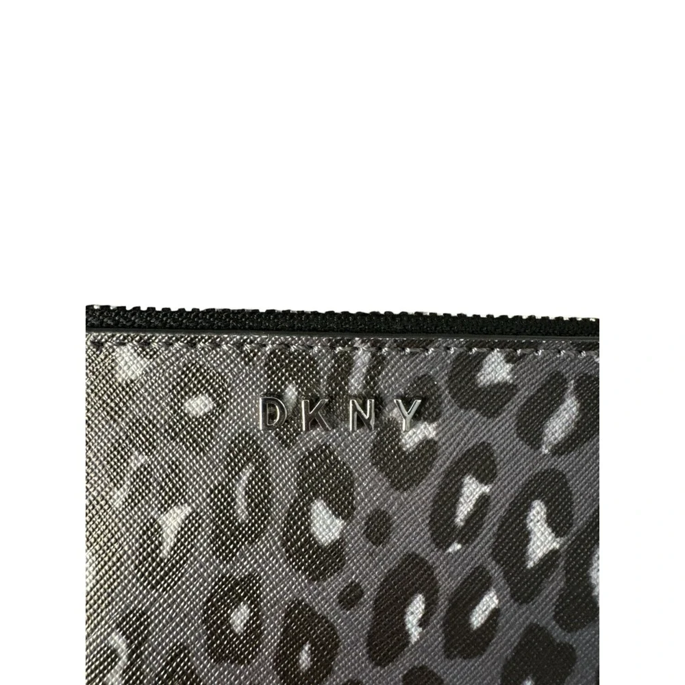 DKNY Leopard Print Wristlet Clutch Purse Bag Black Gray Zipper‎ Small Handbag